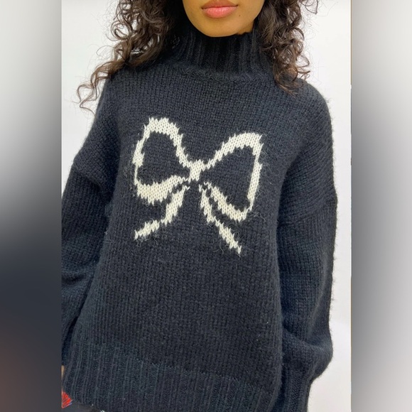 Lisa Says Gah Cece Turtleneck in Ink Bow Size XS/S - Picture 2 of 9